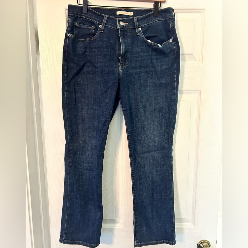 Levi’s Classic Blue Women's Jeans